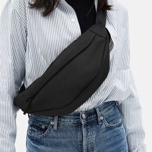 Everlane transit renew Fanny pack in black